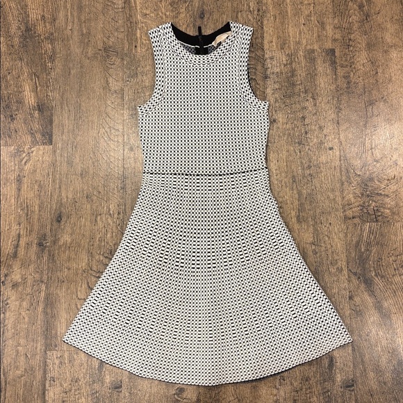 MICHAEL Michael Kors Black and White Textured Dress - Picture 5 of 15